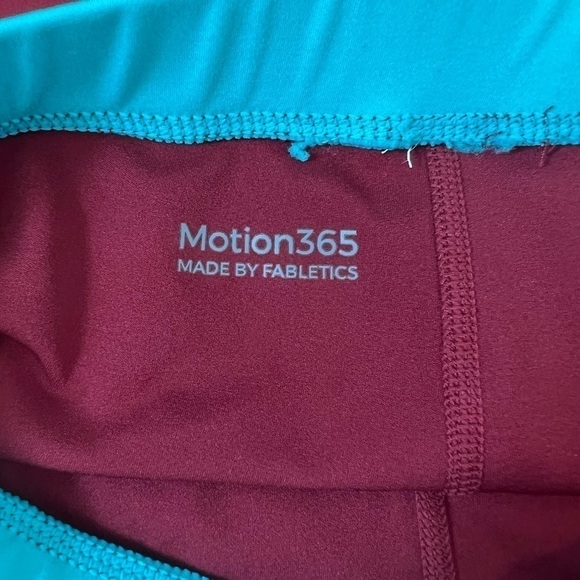 𝅺fabletics Women’s Red Biker Shorts Fits Small - Picture 7 of 7